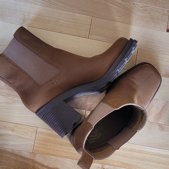 SOLD - Leather Chelsea Boot - Picture 8 of 12